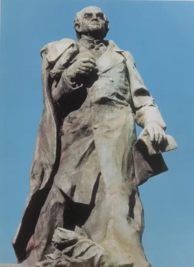 La polémica estatua de Sarmiento