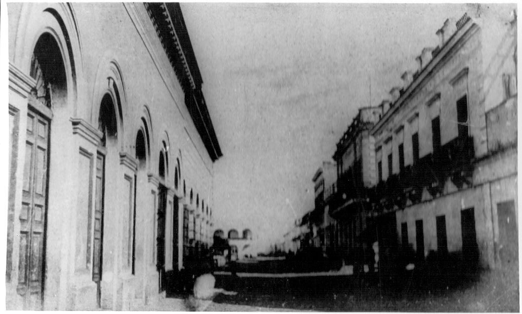 Calle de la ciudad sin identificar (Las Heras hoy San Martín hacia el oeste)