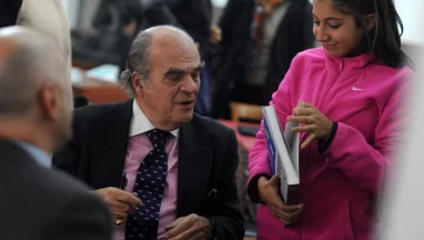 Un legado brillante de Carlos Páez de la Torre (h): los libros del Bicentenario